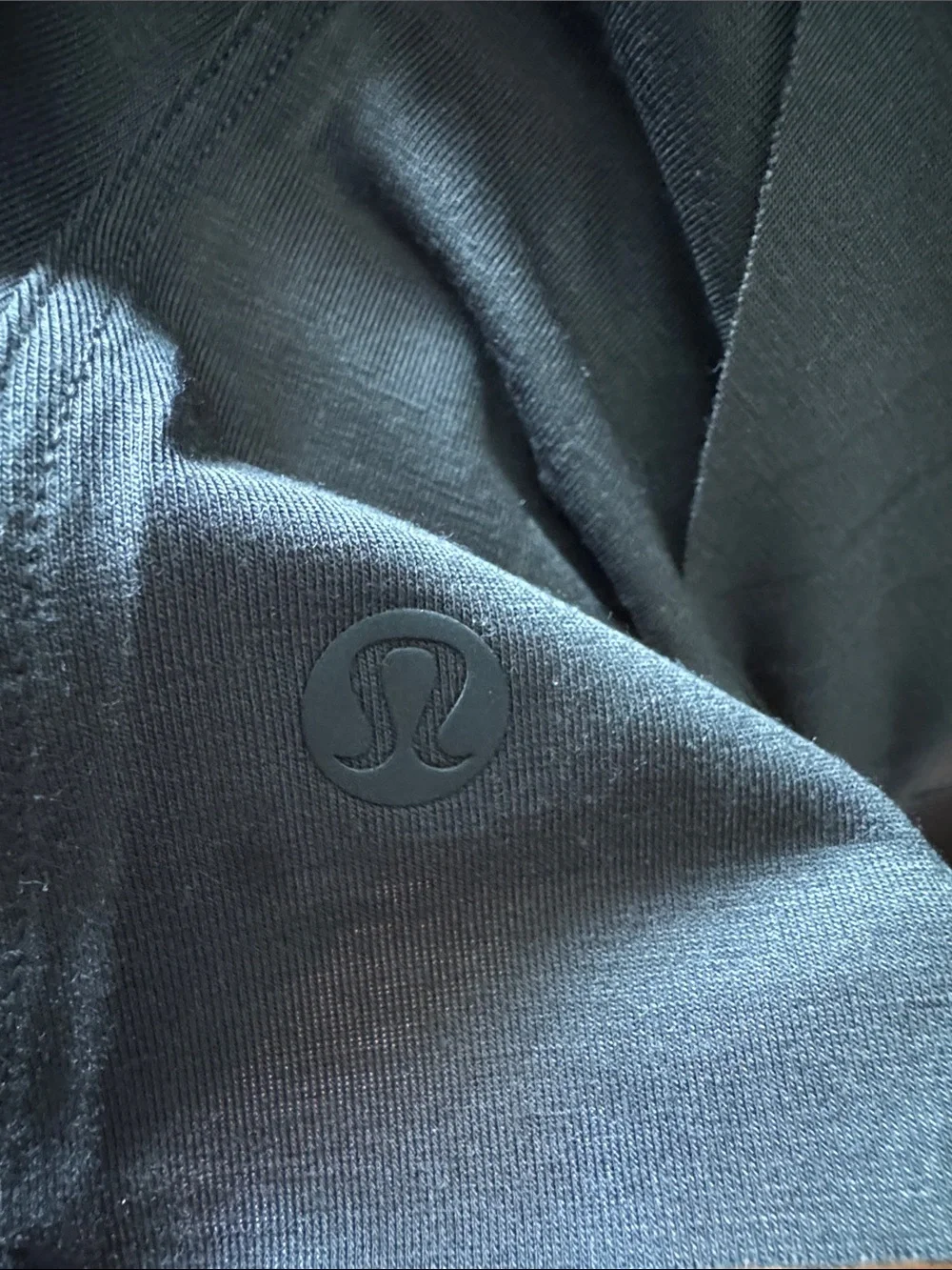 Lululemon Athletica women’s Long Sleeve Asymmetrical Hem Top - Black and Dark Gr